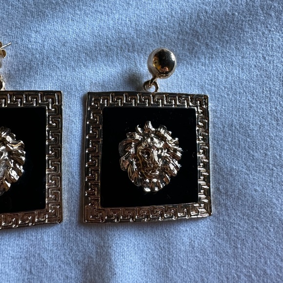 Large earings - Picture 2 of 4